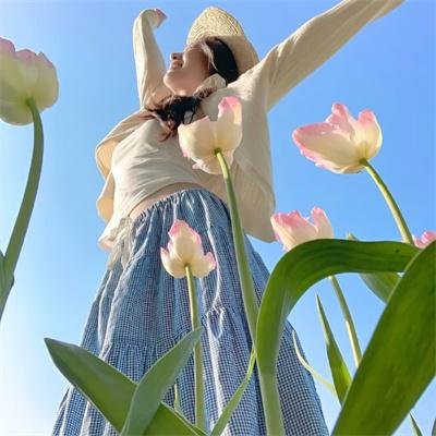 财富、年轻和美貌 海报